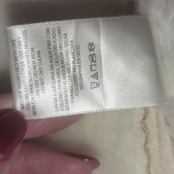 Faded Glory Faux Coat 2x (18-20) - Picture 12 of 12